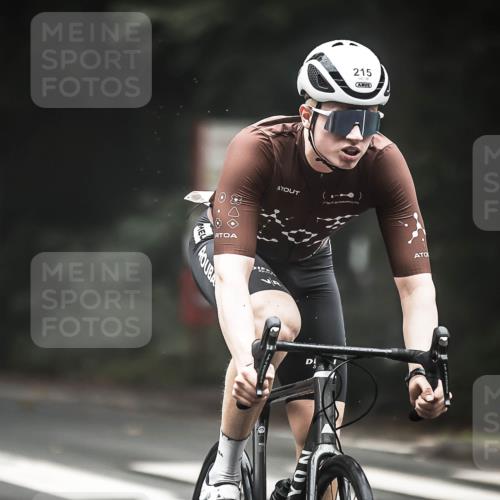 13.09.2026 - Stadtparktriathlon H.Heesch http://msf.ph/oto/10362068 13.09.2026 10:04:08 Radfahren 215, 230, 297, 305 meine-sportfotos.de