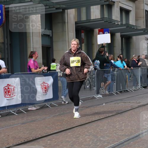 13.09.2026 - 21. swb-Marathon Bremen Strokosch-Dieckow http://msf.ph/oto/10362071 13.09.2026 11:23:04 Ziel 10349, 10754, 10925, 11266, 11663, 12340, 12440, 11574, 12083 meine-sportfotos.de