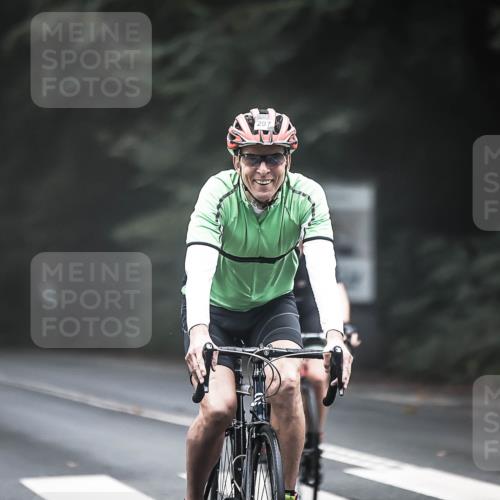 13.09.2026 - Stadtparktriathlon H.Heesch http://msf.ph/oto/10362084 13.09.2026 10:04:11 Radfahren 215, 230, 297, 305 meine-sportfotos.de