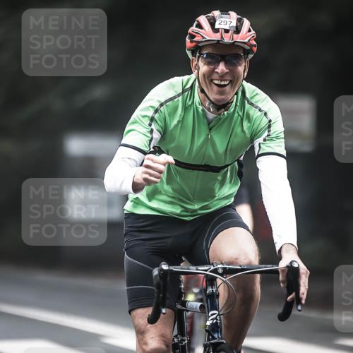 13.09.2026 - Stadtparktriathlon H.Heesch http://msf.ph/oto/10362104 13.09.2026 10:04:11 Radfahren 215, 230, 297, 305 meine-sportfotos.de