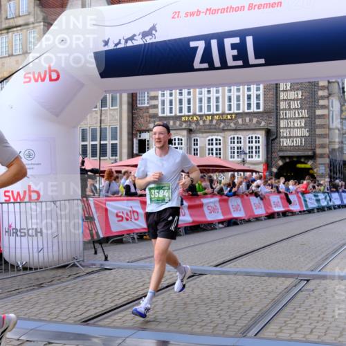 13.09.2026 - 21. swb-Marathon Bremen Tim E. http://msf.ph/oto/10362109 13.09.2026 12:59:32 Ziel 658, 1248, 1508, 1751, 1800, 1993, 2651, 3584, 3688, 4096, 4399, 6991, 8383, 9533 meine-sportfotos.de