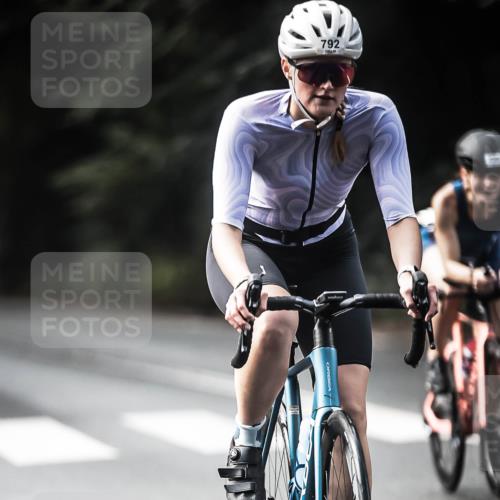 13.09.2026 - Stadtparktriathlon H.Heesch http://msf.ph/oto/10362155 13.09.2026 11:18:29 Radfahren 647, 718, 730, 792, 820, 821 meine-sportfotos.de