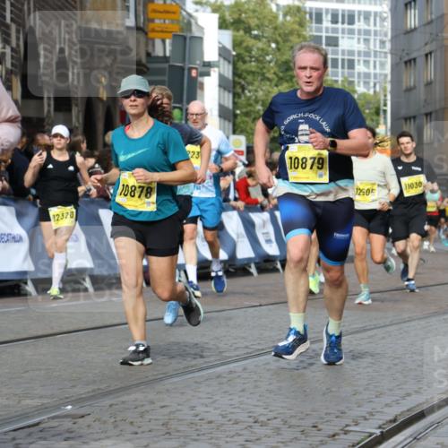 13.09.2026 - 21. swb-Marathon Bremen Strokosch-Dieckow http://msf.ph/oto/10362172 13.09.2026 10:58:41 Ziel 10249, 10494, 10530, 10750, 10798, 11004, 11120, 11131, 11152, 11202, 11295, 11384, 11388, 11403, 11420, 11455, 11686, 11750, 11752, 11906, 11952, 11953, 12017, 12092, 12180, 12386, 12387, 12518, 10254, 10485, 10787, 10794, 10832, 10948, 11228, 11267, 11278, 11488, 11743, 12130, 12176, 12414 meine-sportfotos.de