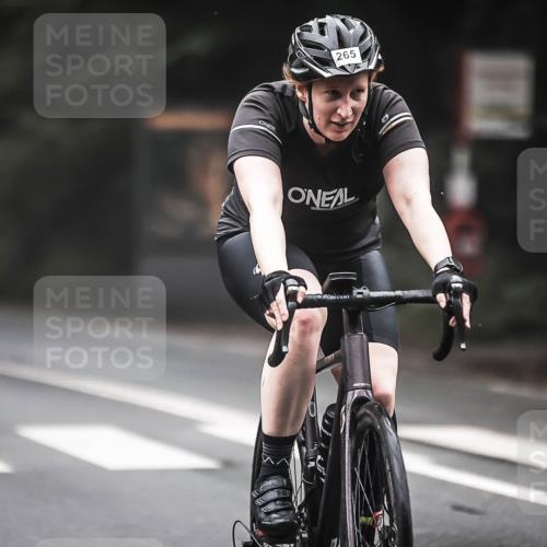 13.09.2026 - Stadtparktriathlon H.Heesch http://msf.ph/oto/10362179 13.09.2026 10:04:25 Radfahren 252, 265 meine-sportfotos.de