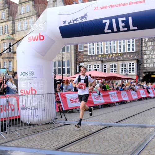 13.09.2026 - 21. swb-Marathon Bremen Tim E. http://msf.ph/oto/10362203 13.09.2026 12:59:37 Ziel 658, 1248, 1508, 1751, 1800, 1993, 2651, 3584, 4096, 6991, 8383, 9533 meine-sportfotos.de