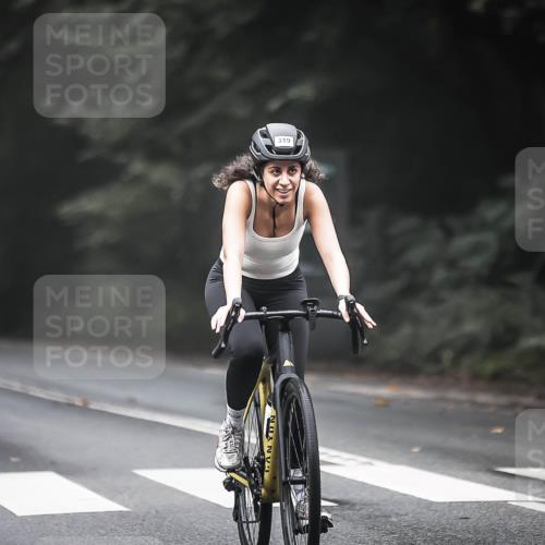 13.09.2026 - Stadtparktriathlon H.Heesch http://msf.ph/oto/10362213 13.09.2026 10:04:42 Radfahren 250, 260, 319, 320 meine-sportfotos.de