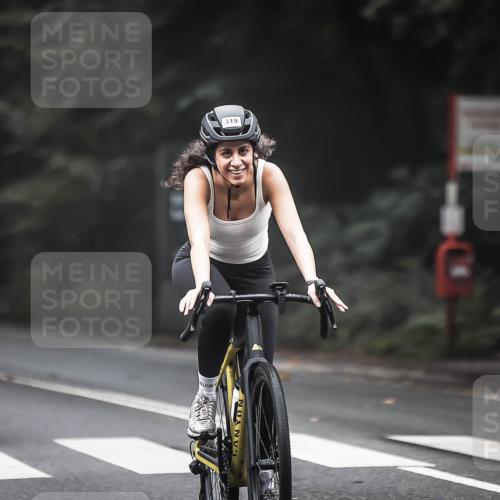 13.09.2026 - Stadtparktriathlon H.Heesch http://msf.ph/oto/10362219 13.09.2026 10:04:42 Radfahren 250, 260, 319, 320 meine-sportfotos.de