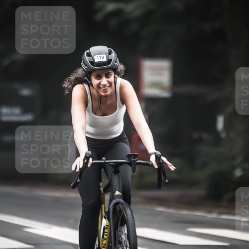13.09.2026 - Stadtparktriathlon H.Heesch http://msf.ph/oto/10362230 13.09.2026 10:04:42 Radfahren 250, 260, 319, 320 meine-sportfotos.de