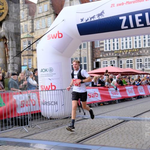 13.09.2026 - 21. swb-Marathon Bremen Tim E. http://msf.ph/oto/10362234 13.09.2026 12:59:37 Ziel 658, 1248, 1508, 1751, 1800, 1993, 2651, 3584, 4096, 6991, 8383, 9533 meine-sportfotos.de