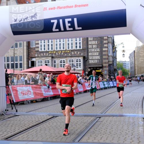 13.09.2026 - 21. swb-Marathon Bremen Tim E. http://msf.ph/oto/10362303 13.09.2026 12:59:40 Ziel 658, 1248, 1508, 1751, 1800, 1993, 2651, 3251, 4096, 8383, 9533 meine-sportfotos.de