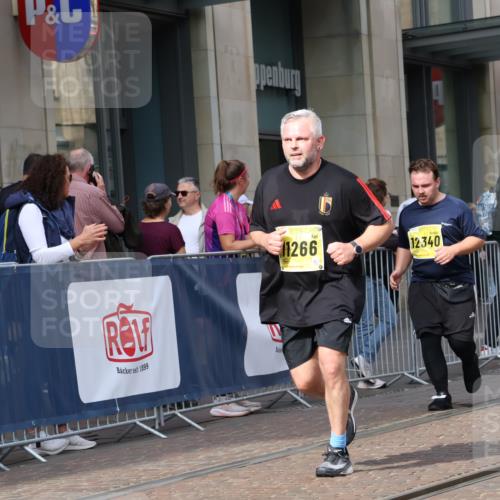 13.09.2026 - 21. swb-Marathon Bremen Strokosch-Dieckow http://msf.ph/oto/10362326 13.09.2026 11:23:13 Ziel 10925, 11266, 11663, 12340, 12440, 10349, 10754, 12083 meine-sportfotos.de