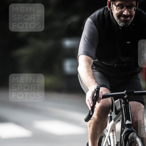 13.09.2026 - Stadtparktriathlon H.Heesch http://msf.ph/oto/10362340 13.09.2026 11:18:40 Radfahren 573, 610, 718, 754, 786 meine-sportfotos.de