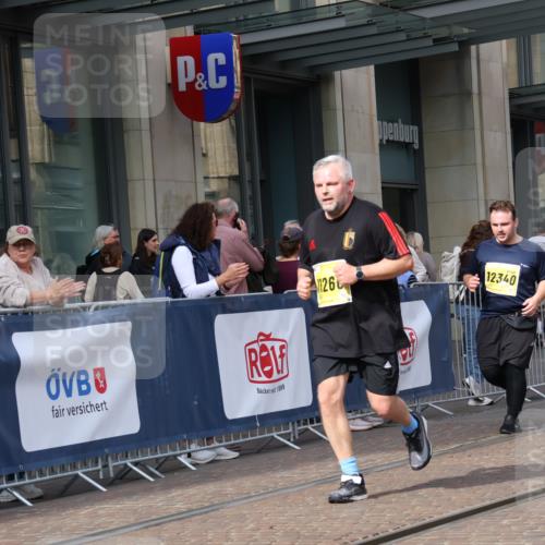 13.09.2026 - 21. swb-Marathon Bremen Strokosch-Dieckow http://msf.ph/oto/10362343 13.09.2026 11:23:14 Ziel 10925, 11266, 11663, 12340, 12440, 10349, 10754, 10925, 12083 meine-sportfotos.de