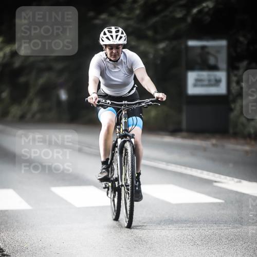 13.09.2026 - Stadtparktriathlon H.Heesch http://msf.ph/oto/10362347 13.09.2026 11:18:42 Radfahren 573, 610, 688, 754, 786 meine-sportfotos.de