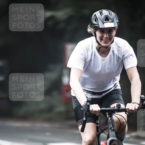 13.09.2026 - Stadtparktriathlon H.Heesch http://msf.ph/oto/10362350 13.09.2026 10:04:55 Radfahren 231, 246 meine-sportfotos.de