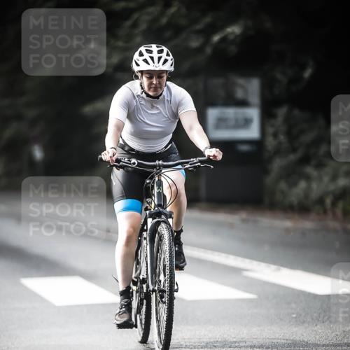 13.09.2026 - Stadtparktriathlon H.Heesch http://msf.ph/oto/10362356 13.09.2026 11:18:43 Radfahren 573, 610, 688, 754 meine-sportfotos.de