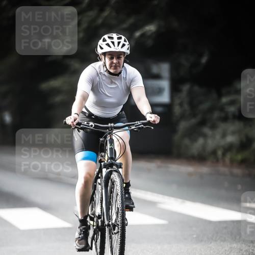 13.09.2026 - Stadtparktriathlon H.Heesch http://msf.ph/oto/10362360 13.09.2026 11:18:43 Radfahren 573, 610, 688, 754 meine-sportfotos.de