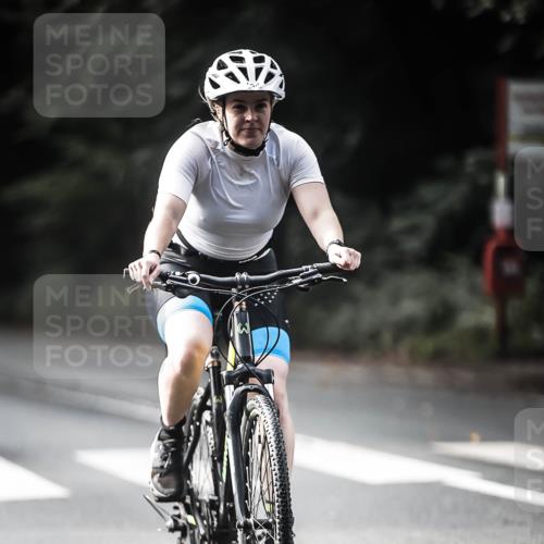 13.09.2026 - Stadtparktriathlon H.Heesch http://msf.ph/oto/10362373 13.09.2026 11:18:43 Radfahren 573, 610, 688, 754 meine-sportfotos.de