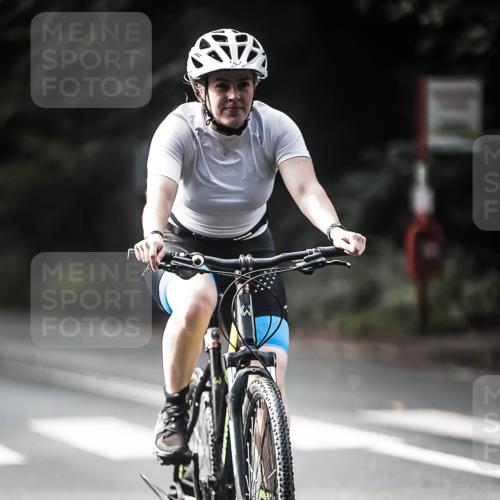 13.09.2026 - Stadtparktriathlon H.Heesch http://msf.ph/oto/10362376 13.09.2026 11:18:43 Radfahren 573, 610, 688, 754 meine-sportfotos.de