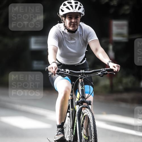 13.09.2026 - Stadtparktriathlon H.Heesch http://msf.ph/oto/10362381 13.09.2026 11:18:43 Radfahren 573, 610, 688, 754 meine-sportfotos.de