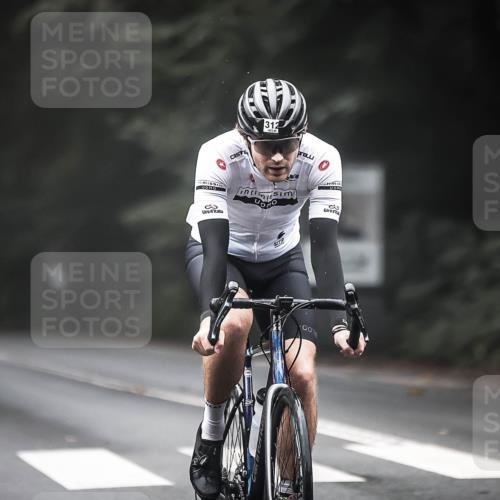 13.09.2026 - Stadtparktriathlon H.Heesch http://msf.ph/oto/10362420 13.09.2026 10:05:06 Radfahren 258, 311, 312 meine-sportfotos.de