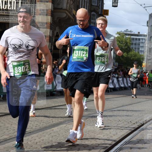 13.09.2026 - 21. swb-Marathon Bremen Strokosch-Dieckow http://msf.ph/oto/10362429 13.09.2026 13:34:26 Ziel 1364, 1656, 2355, 2464, 3162, 3389, 3522, 3632, 3790, 3984, 4613, 5265, 5341, 5489, 5563, 5768, 6090, 6151, 6350, 6405, 6509, 6623, 7047, 7113, 7303, 7431, 7897, 7988, 8025, 8641, 8870, 8910, 9100, 9905, 10058, 13118, 784, 809, 1395, 1871, 2215, 2831, 3029, 3052, 3058, 3318, 3388, 3409, 3765, 3890, 4537, 4616, 5378, 5488, 5694, 5760, 7168, 7833, 7962, 8182, 8381, 8453, 8552, 9751, 9788 meine-sportfotos.de