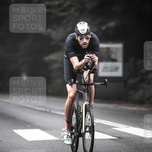 13.09.2026 - Stadtparktriathlon H.Heesch http://msf.ph/oto/10362433 13.09.2026 10:05:07 Radfahren 258, 300, 311, 312, 333 meine-sportfotos.de