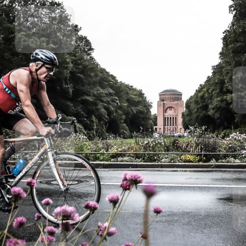 13.09.2026 - Stadtparktriathlon H.Heesch http://msf.ph/oto/10362438 13.09.2026 12:22:57 Radfahren 932, 1026, 1135 meine-sportfotos.de