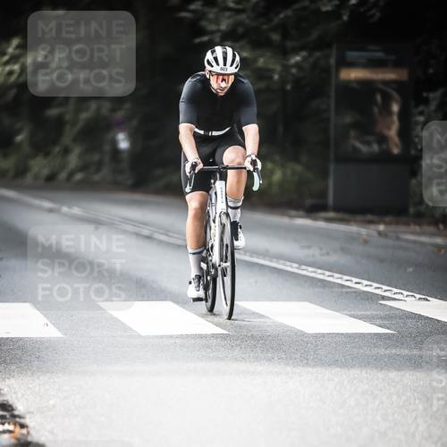 13.09.2026 - Stadtparktriathlon H.Heesch http://msf.ph/oto/10362443 13.09.2026 11:18:50 Radfahren 603, 685, 688 meine-sportfotos.de