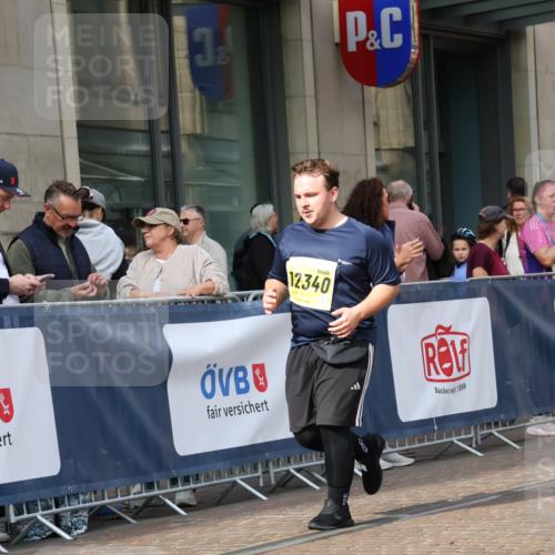 13.09.2026 - 21. swb-Marathon Bremen Strokosch-Dieckow http://msf.ph/oto/10362450 13.09.2026 11:23:16 Ziel 11266, 11663, 12340, 12440, 10349, 10754, 10925, 12083 meine-sportfotos.de