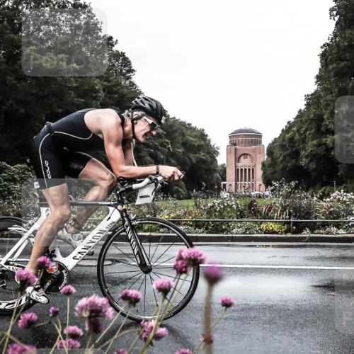 13.09.2026 - Stadtparktriathlon H.Heesch http://msf.ph/oto/10362460 13.09.2026 12:23:08 Radfahren 1049, 1059 meine-sportfotos.de