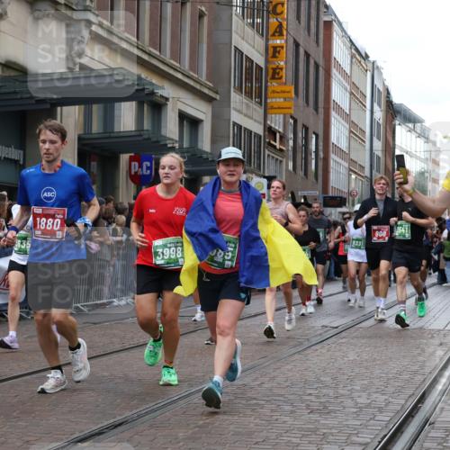 13.09.2026 - 21. swb-Marathon Bremen Strokosch-Dieckow http://msf.ph/oto/10362468 13.09.2026 13:36:32 Ziel 551, 813, 843, 1285, 1641, 1849, 1936, 2241, 2275, 2819, 2930, 3122, 3541, 3635, 3787, 3815, 3874, 3909, 3998, 4050, 4261, 4304, 4335, 4410, 4414, 4676, 4892, 5061, 5236, 5355, 5447, 5656, 5823, 6050, 6056, 6269, 6280, 6340, 6408, 6431, 6966, 7039, 7046, 7229, 7237, 7398, 7445, 7640, 7656, 7765, 8034, 8498, 8685, 8723, 8839, 9331, 9415, 9589, 9658, 9776, 9807, 9840, 164, 372, 900, 1738, 1880, 2339, 2467, 2673, 2692, 2700, 2731, 2819, 2823, 2949, 3067, 3585, 4006 meine-sportfotos.de