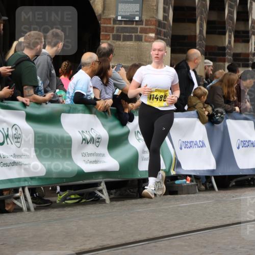13.09.2026 - 21. swb-Marathon Bremen Strokosch-Dieckow http://msf.ph/oto/10362469 13.09.2026 10:58:52 Ziel 10878, 10879, 11004, 11030, 11152, 11189, 11384, 11403, 11455, 11686, 11750, 11953, 11955, 12180, 12237, 12320, 12499, 12505, 12518, 10383, 10415, 10427, 10477, 10787, 10843, 11034, 11267, 11278, 11602, 11913, 12015, 12127, 12130, 12131, 12271, 12297, 12414 meine-sportfotos.de