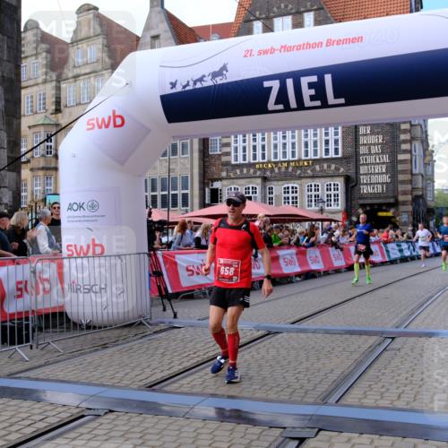 13.09.2026 - 21. swb-Marathon Bremen Tim E. http://msf.ph/oto/10362551 13.09.2026 13:00:07 Ziel 126, 277, 807, 1320, 1485, 1852, 6557, 8850, 9153 meine-sportfotos.de
