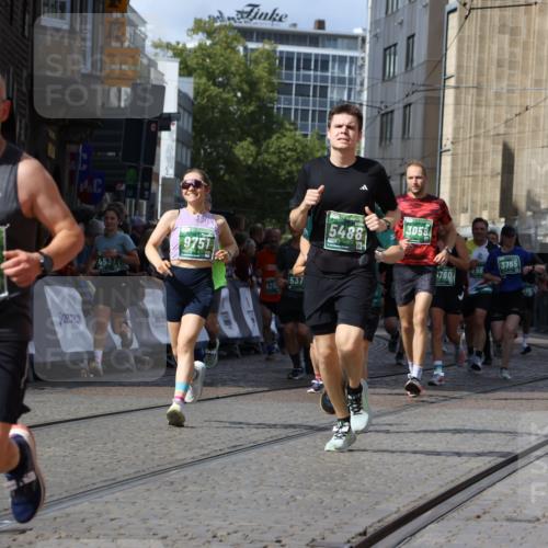 13.09.2026 - 21. swb-Marathon Bremen Strokosch-Dieckow http://msf.ph/oto/10362570 13.09.2026 13:34:31 Ziel 911, 1364, 2355, 2464, 3162, 3214, 3632, 3636, 3790, 3984, 4112, 4613, 5147, 5265, 5341, 5489, 5768, 6090, 6350, 6405, 6509, 7047, 7113, 7303, 7696, 7897, 7988, 8870, 8910, 9094, 9100, 9402, 9905, 10058, 13118, 1395, 1871, 1967, 2831, 3052, 3058, 3380, 3388, 3765, 3842, 4537, 5378, 5488, 5694, 5760, 6128, 6168, 6244, 7833, 8182, 8453, 8493, 8552, 8683, 9751, 9788 meine-sportfotos.de