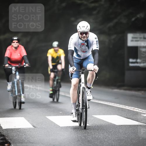 13.09.2026 - Stadtparktriathlon H.Heesch http://msf.ph/oto/10362606 13.09.2026 10:05:29 Radfahren 225, 238, 242, 278, 310 meine-sportfotos.de