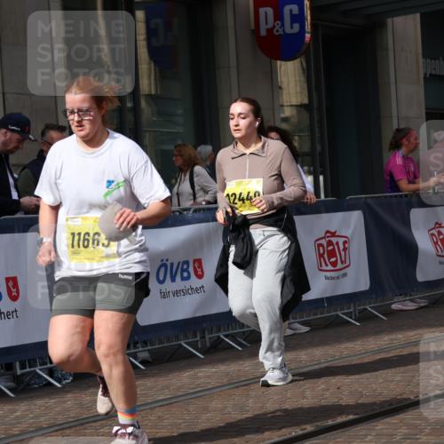 13.09.2026 - 21. swb-Marathon Bremen Strokosch-Dieckow http://msf.ph/oto/10362614 13.09.2026 11:23:19 Ziel 11266, 11663, 12340, 12440, 10349, 10754, 10925, 12083 meine-sportfotos.de