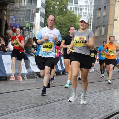 13.09.2026 - 21. swb-Marathon Bremen Strokosch-Dieckow http://msf.ph/oto/10362668 13.09.2026 10:58:54 Ziel 10878, 10879, 11004, 11030, 11152, 11189, 11384, 11455, 11488, 11686, 11743, 11953, 11955, 12180, 12237, 12320, 12499, 12505, 12518, 10383, 10415, 10427, 10477, 10668, 10787, 10843, 11034, 11267, 11278, 11602, 11913, 12015, 12127, 12131, 12200, 12271, 12297 meine-sportfotos.de