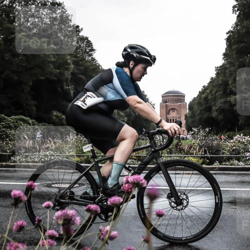 13.09.2026 - Stadtparktriathlon H.Heesch http://msf.ph/oto/10362671 13.09.2026 12:24:55 Radfahren 962, 1058, 1117 meine-sportfotos.de
