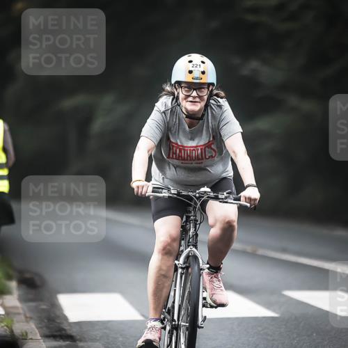 13.09.2026 - Stadtparktriathlon H.Heesch http://msf.ph/oto/10362672 13.09.2026 10:05:57 Radfahren 221 meine-sportfotos.de