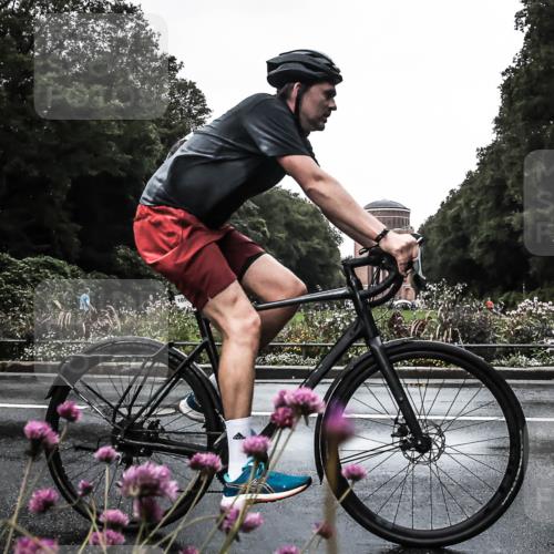 13.09.2026 - Stadtparktriathlon H.Heesch http://msf.ph/oto/10362676 13.09.2026 12:24:55 Radfahren 962, 1058, 1117 meine-sportfotos.de