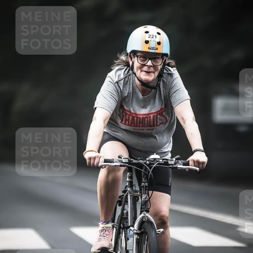 13.09.2026 - Stadtparktriathlon H.Heesch http://msf.ph/oto/10362683 13.09.2026 10:05:57 Radfahren 221 meine-sportfotos.de
