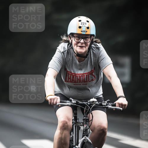 13.09.2026 - Stadtparktriathlon H.Heesch http://msf.ph/oto/10362689 13.09.2026 10:05:57 Radfahren 221 meine-sportfotos.de
