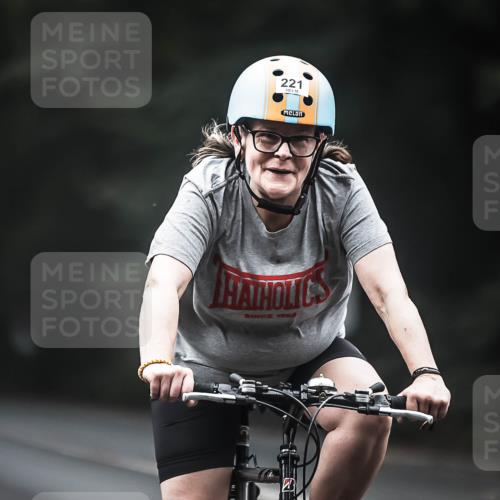 13.09.2026 - Stadtparktriathlon H.Heesch http://msf.ph/oto/10362695 13.09.2026 10:05:57 Radfahren 221 meine-sportfotos.de