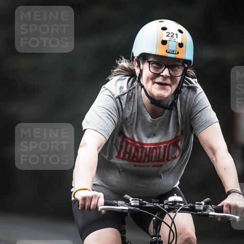 13.09.2026 - Stadtparktriathlon H.Heesch http://msf.ph/oto/10362697 13.09.2026 10:05:58 Radfahren 221 meine-sportfotos.de