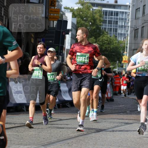 13.09.2026 - 21. swb-Marathon Bremen Strokosch-Dieckow http://msf.ph/oto/10362715 13.09.2026 13:34:34 Ziel 682, 911, 1364, 2355, 2464, 3068, 3162, 3214, 3632, 3636, 3984, 4112, 5147, 5265, 5489, 5768, 6090, 6350, 6405, 7113, 7696, 7897, 7988, 8870, 9094, 9100, 9402, 9453, 9905, 10058, 13118, 1210, 1395, 1967, 2525, 2561, 2831, 3052, 3058, 3353, 3380, 3388, 3765, 3842, 4537, 5378, 5694, 5760, 6128, 6168, 6244, 7443, 7833, 8182, 8453, 8493, 8552, 8683, 9038, 9788, 9820 meine-sportfotos.de