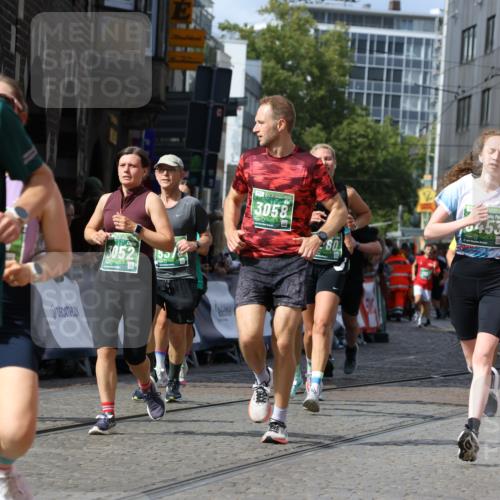 13.09.2026 - 21. swb-Marathon Bremen Strokosch-Dieckow http://msf.ph/oto/10362740 13.09.2026 13:34:34 Ziel 682, 911, 1364, 2355, 2464, 3068, 3162, 3214, 3632, 3636, 3984, 4112, 5147, 5265, 5489, 5768, 6090, 6350, 6405, 7113, 7696, 7897, 7988, 8870, 9094, 9100, 9402, 9453, 9905, 10058, 13118, 1210, 1395, 1967, 2525, 2561, 2831, 3052, 3058, 3353, 3380, 3388, 3765, 3842, 4537, 5378, 5694, 5760, 6128, 6168, 6244, 7443, 7833, 8182, 8453, 8493, 8552, 8683, 9038, 9788, 9820 meine-sportfotos.de