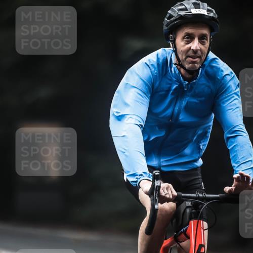 13.09.2026 - Stadtparktriathlon H.Heesch http://msf.ph/oto/10362764 13.09.2026 10:06:12 Radfahren 214, 239, 345 meine-sportfotos.de