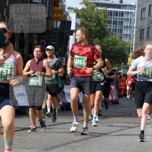 13.09.2026 - 21. swb-Marathon Bremen Strokosch-Dieckow http://msf.ph/oto/10362776 13.09.2026 13:34:34 Ziel 682, 911, 1364, 2355, 2464, 3068, 3162, 3214, 3632, 3636, 3984, 4112, 5147, 5265, 5489, 5768, 6090, 6350, 6405, 7113, 7696, 7897, 7988, 8870, 9094, 9100, 9402, 9453, 9905, 10058, 13118, 1210, 1395, 1967, 2525, 2561, 2831, 3052, 3058, 3353, 3380, 3388, 3765, 3842, 4537, 5378, 5694, 5760, 6128, 6168, 6244, 7443, 7833, 8182, 8453, 8493, 8552, 8683, 9038, 9788, 9820 meine-sportfotos.de