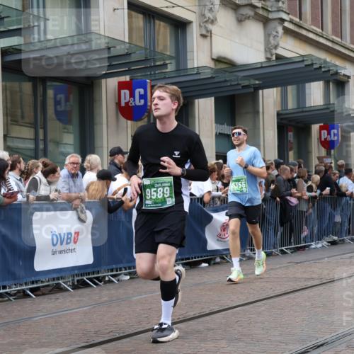 13.09.2026 - 21. swb-Marathon Bremen Strokosch-Dieckow http://msf.ph/oto/10362794 13.09.2026 13:36:40 Ziel 551, 813, 843, 950, 1285, 1641, 1849, 1854, 1936, 1991, 2241, 2275, 2531, 2930, 3122, 3541, 3635, 3732, 3787, 3874, 3894, 3909, 3998, 4261, 4335, 4410, 4448, 4932, 4947, 5236, 5355, 5447, 5823, 6046, 6050, 6056, 6269, 6408, 6431, 6629, 6961, 6966, 7006, 7046, 7398, 7445, 7640, 7937, 8034, 8458, 8498, 8685, 8839, 9140, 9310, 9317, 9331, 9415, 9589, 9658, 9807, 9840, 164, 372, 900, 1738, 1880, 1936, 2467, 2673, 2692, 2700, 2731, 2819, 2823, 3067, 3585, 3815, 4006, 4050 meine-sportfotos.de